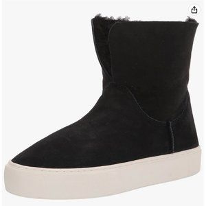 Black UGG Women's Lynus Sneaker 7.5 Brand New in Box Black Suede